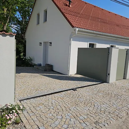 Lindenhouse *